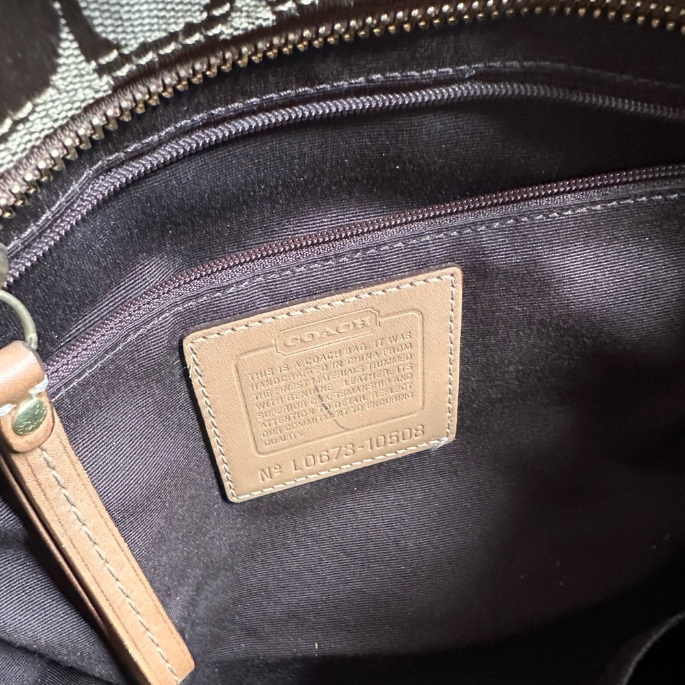 Coach Hampton Signature Carryall Bag Beige - Picture 4 of 4